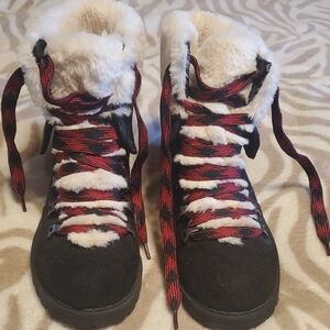 Cozy Black and Red Fur-Lined Boots